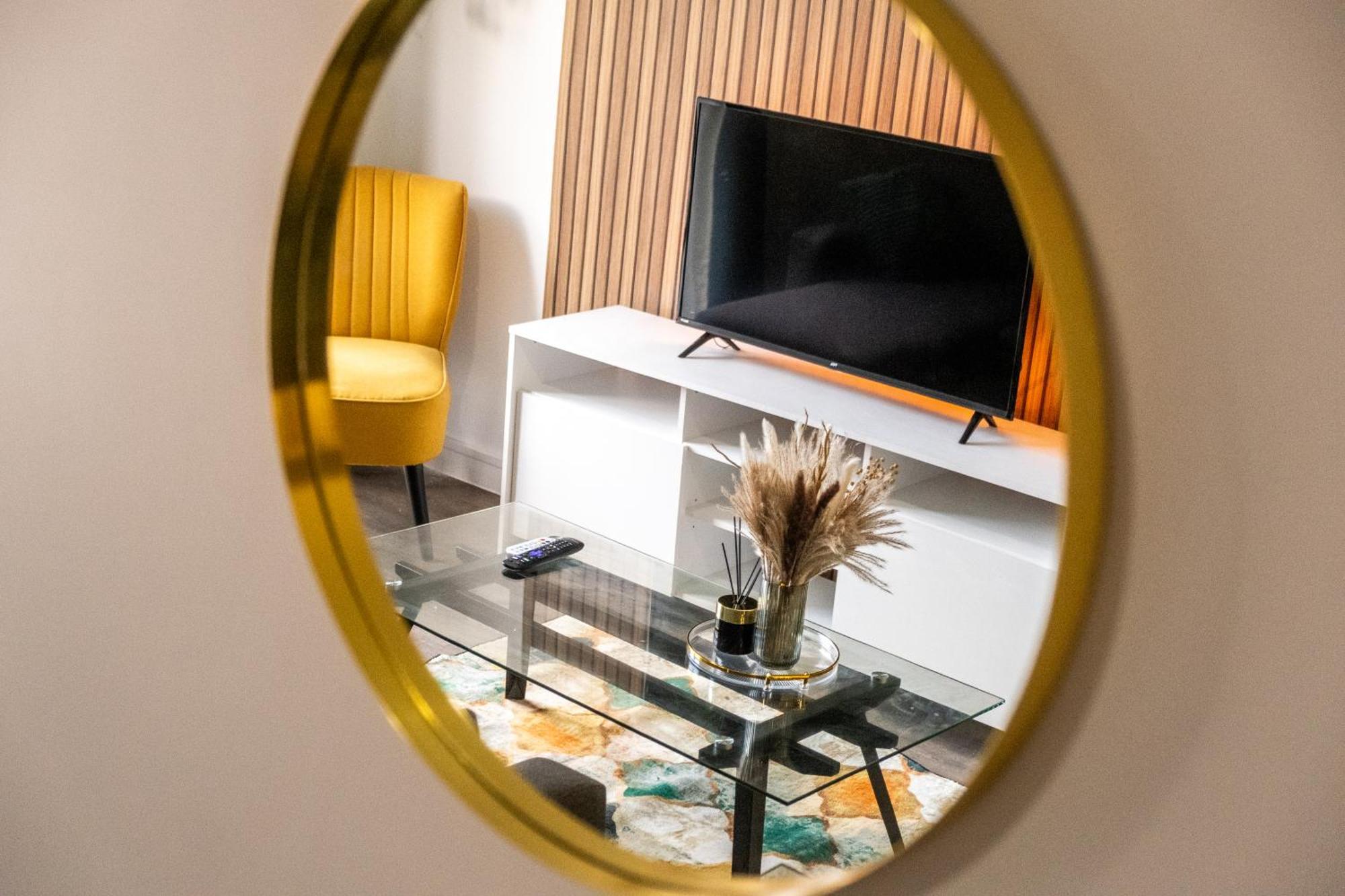 City Centre Emerald Escape - Sleeps-6, 2Beds & 2Baths , Netflix , Free Internet バーミンガム エクステリア 写真