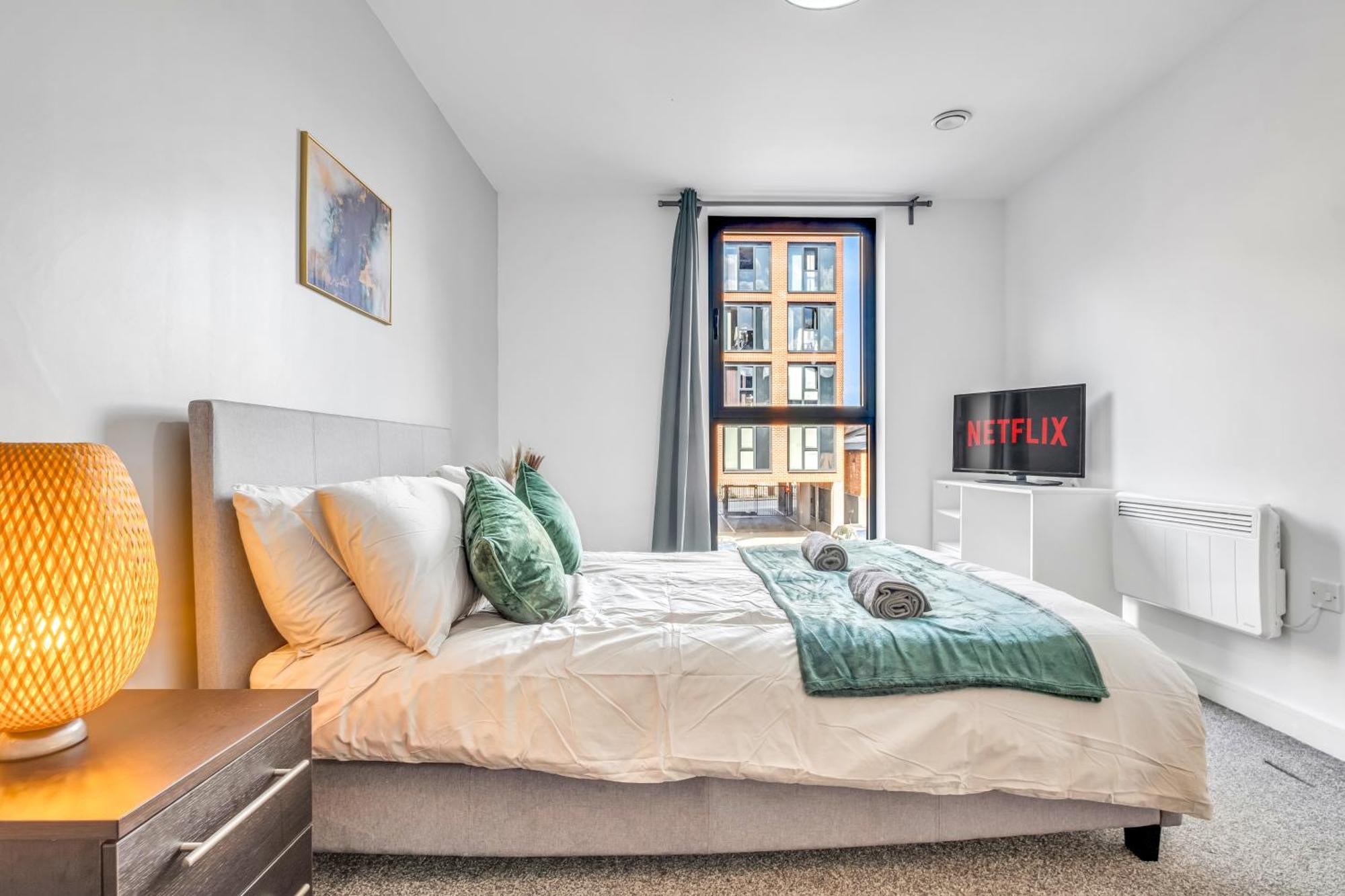 City Centre Emerald Escape - Sleeps-6, 2Beds & 2Baths , Netflix , Free Internet バーミンガム エクステリア 写真