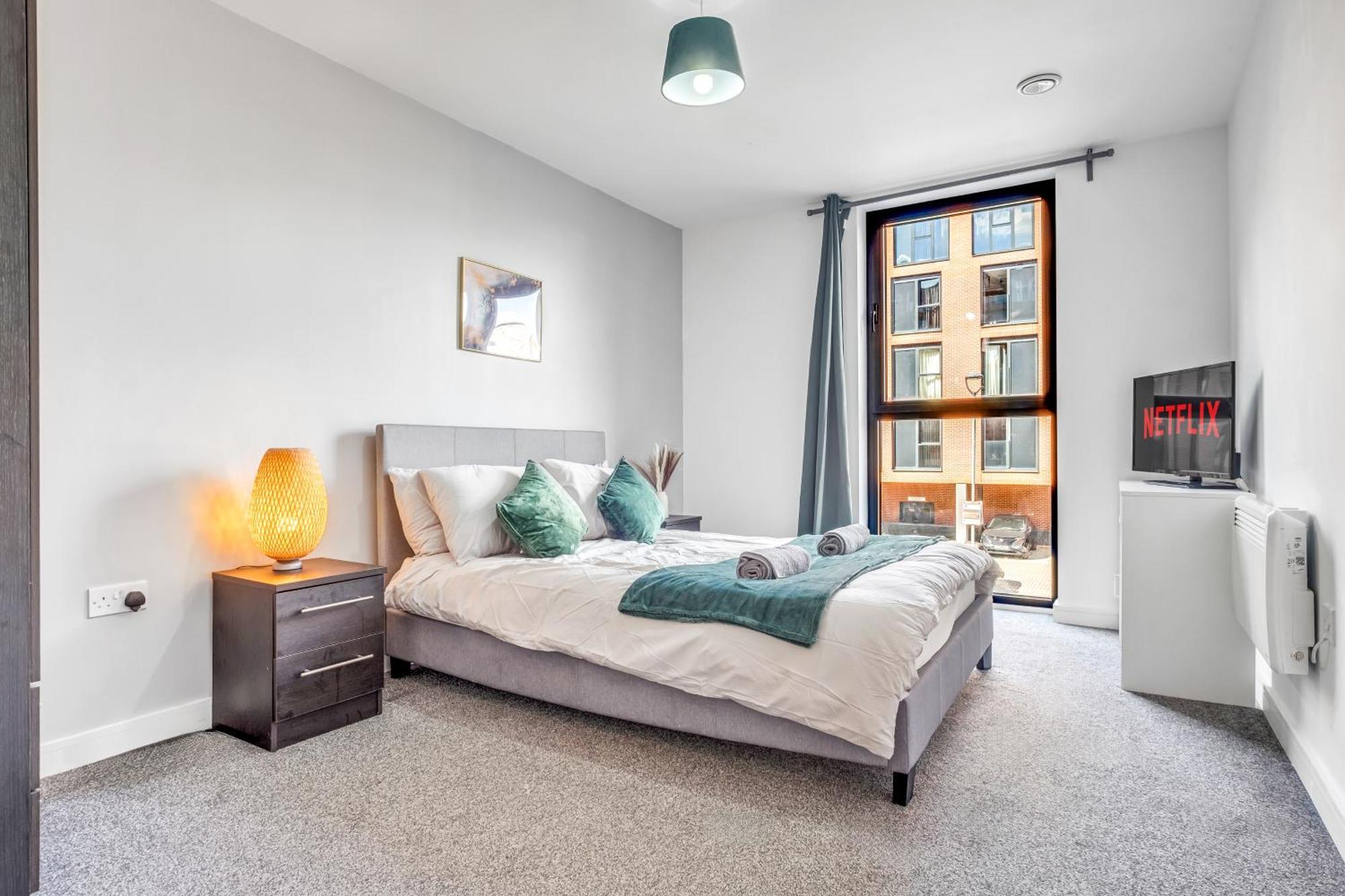 City Centre Emerald Escape - Sleeps-6, 2Beds & 2Baths , Netflix , Free Internet バーミンガム エクステリア 写真