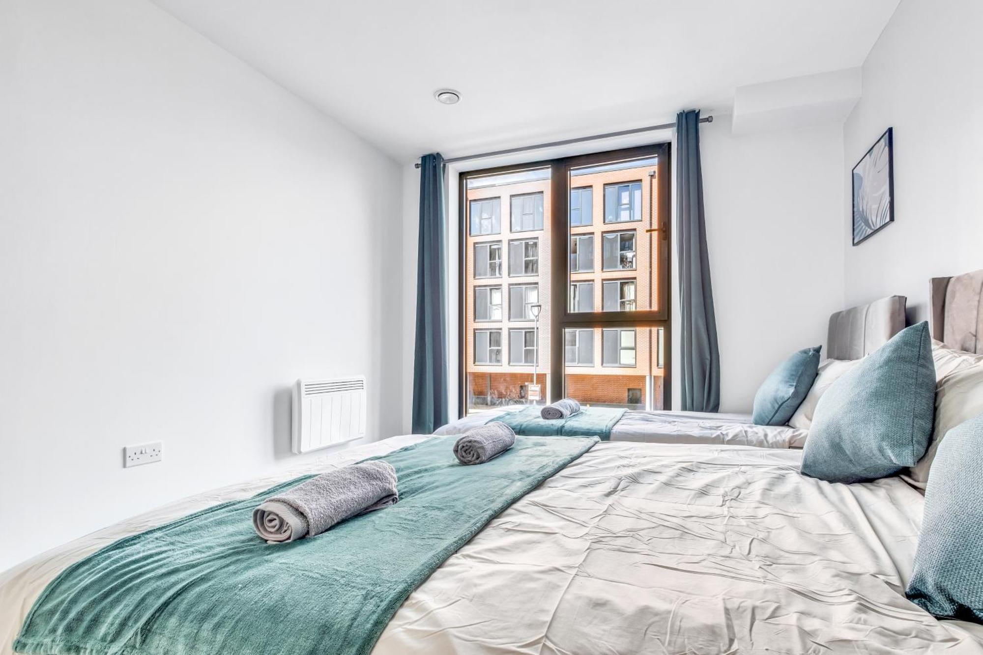 City Centre Emerald Escape - Sleeps-6, 2Beds & 2Baths , Netflix , Free Internet バーミンガム エクステリア 写真