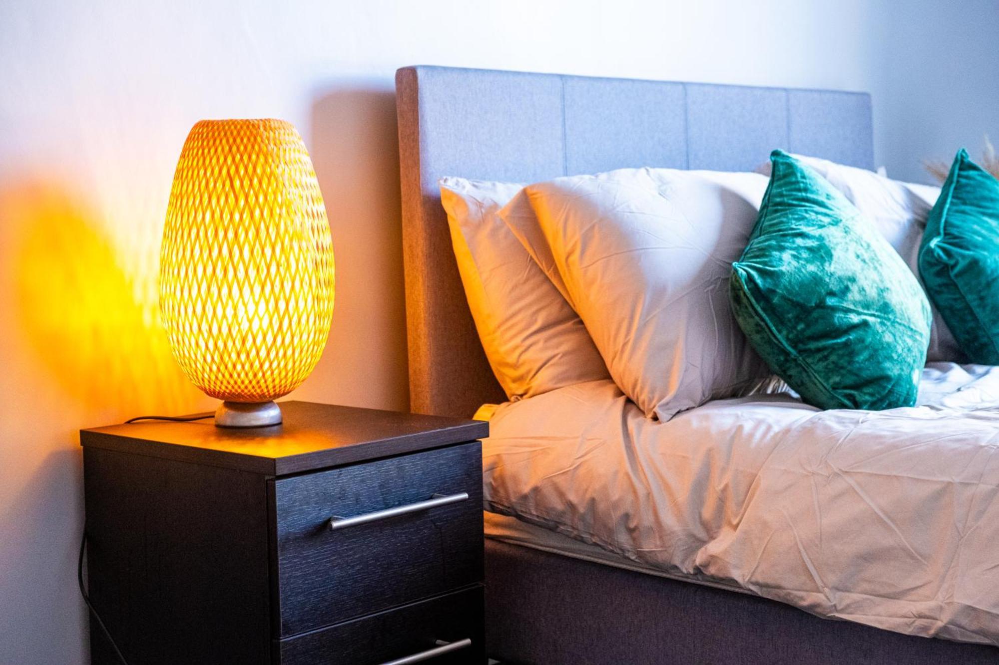 City Centre Emerald Escape - Sleeps-6, 2Beds & 2Baths , Netflix , Free Internet バーミンガム エクステリア 写真