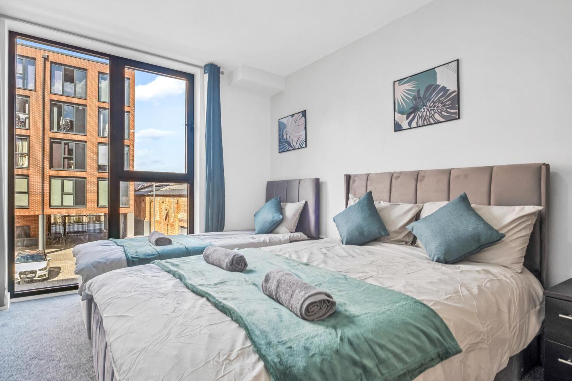 City Centre Emerald Escape - Sleeps-6, 2Beds & 2Baths , Netflix , Free Internet バーミンガム エクステリア 写真
